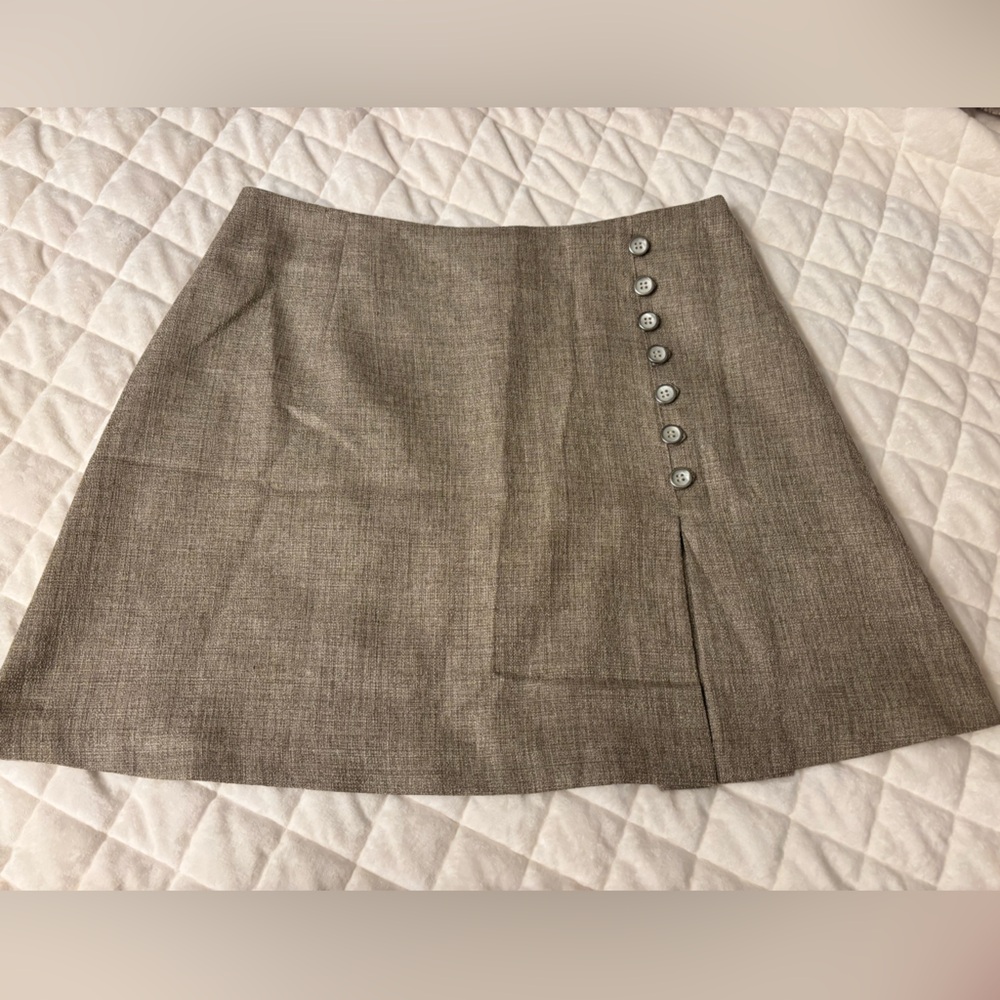Elegant Tan Button-Up Women's Skirt